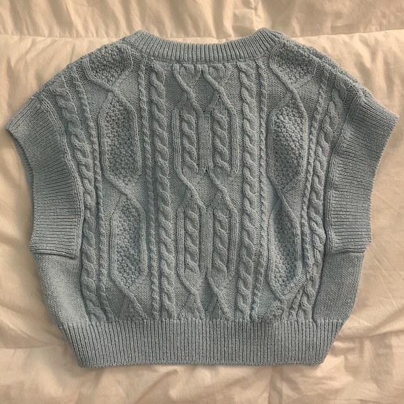 Zara Cable Knit-Vest - Picture 3 of 4